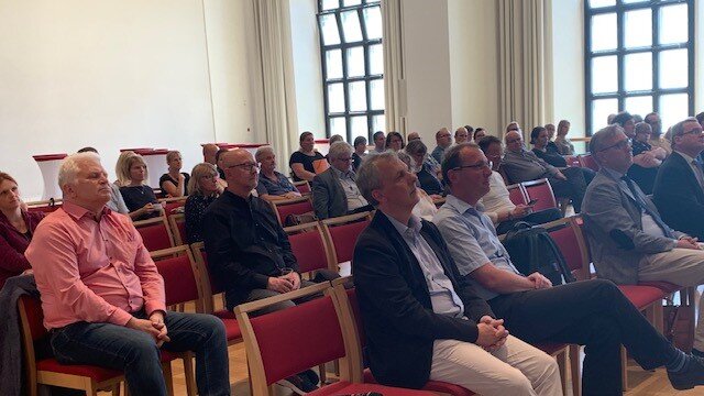 Schulversammlung - Blick ins Auditorium